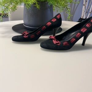 Chic Black and Red Bow Heels